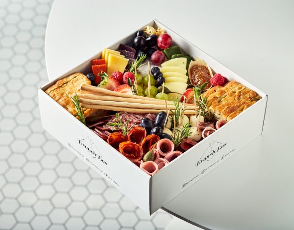 Charcuterie&Cheese Box
