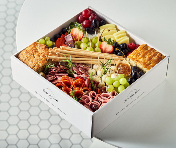 Charcuterie&Cheese Box